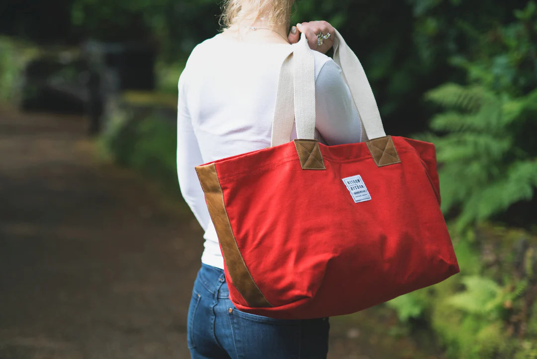 Risdon & Risdon: The Market Bag In Factory Red - Medium